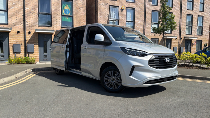 Ford Transit Custom 320 L2 Diesel Fwd 2.0 EcoBlue 136ps H1 Double Cab Van Limited Auto - Image 37